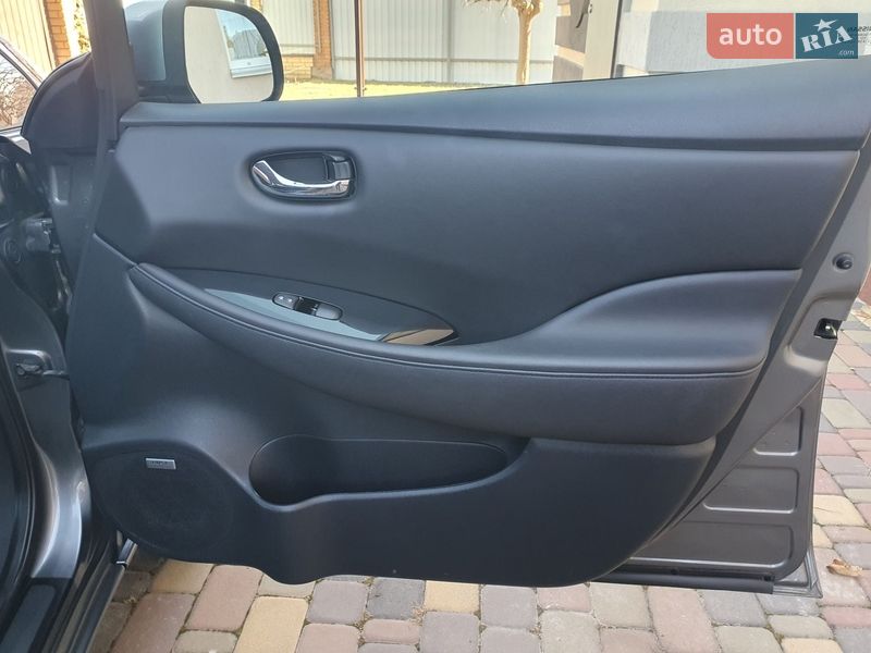 Хетчбек Nissan Leaf 2014 в Горі