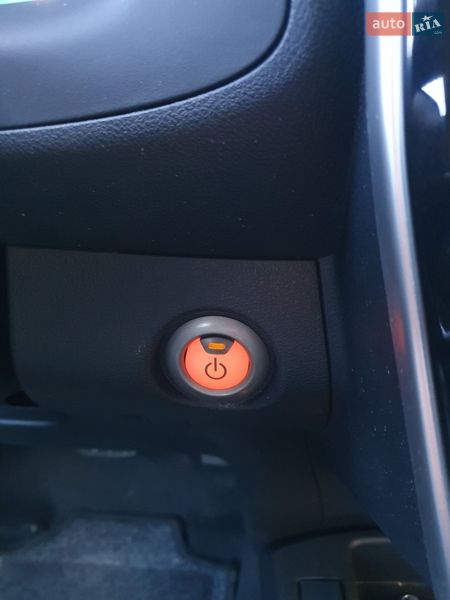 Хетчбек Nissan Leaf 2014 в Горі