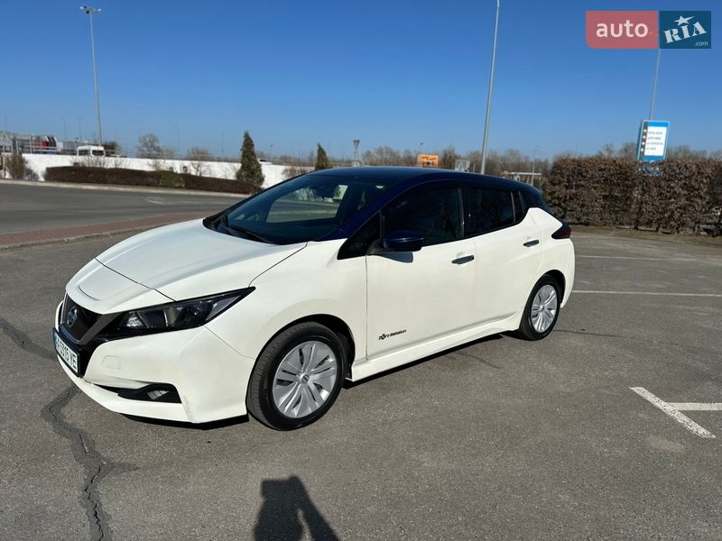 Хетчбек Nissan Leaf 2017 в Києві