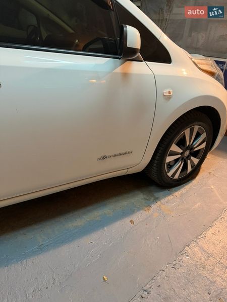 Хэтчбек Nissan Leaf 2015 в Одессе