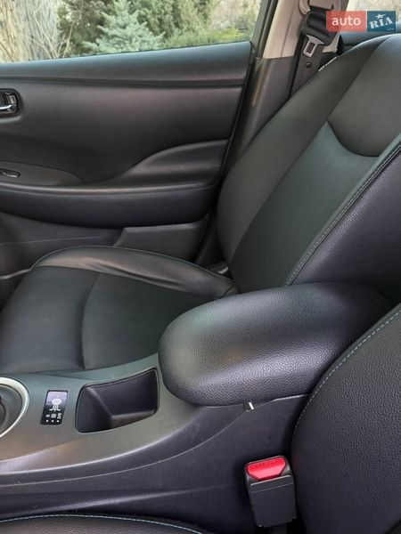Хэтчбек Nissan Leaf 2015 в Одессе