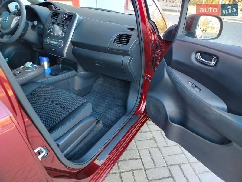 Хэтчбек Nissan Leaf 2017 в Ровно