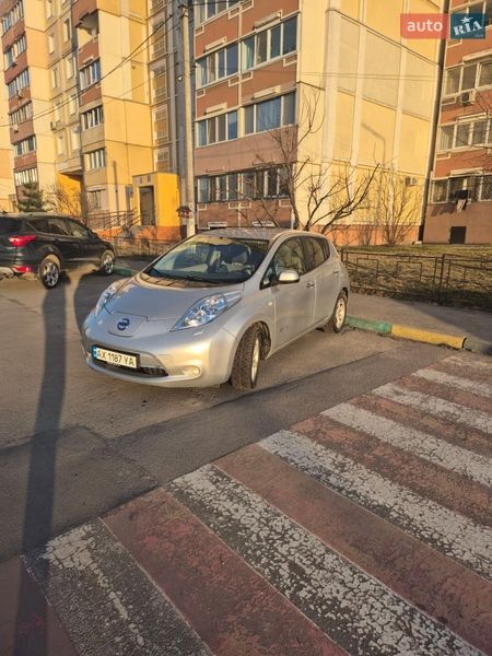Хетчбек Nissan Leaf 2012 в Харкові
