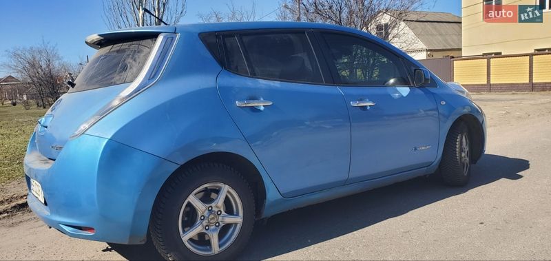 Хетчбек Nissan Leaf 2012 в Миколаєві