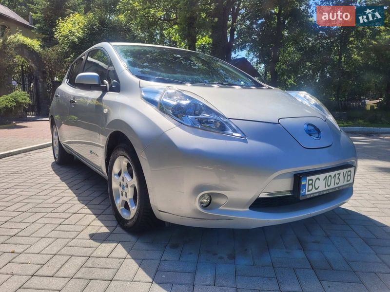 Хетчбек Nissan Leaf 2012 в Дрогобичі