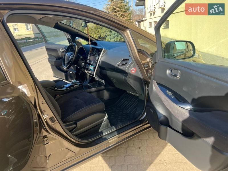 Хетчбек Nissan Leaf 2016 в Трускавці