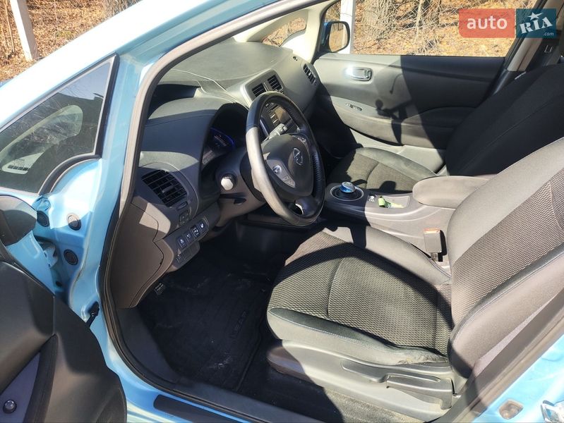 Хэтчбек Nissan Leaf 2014 в Ирпене