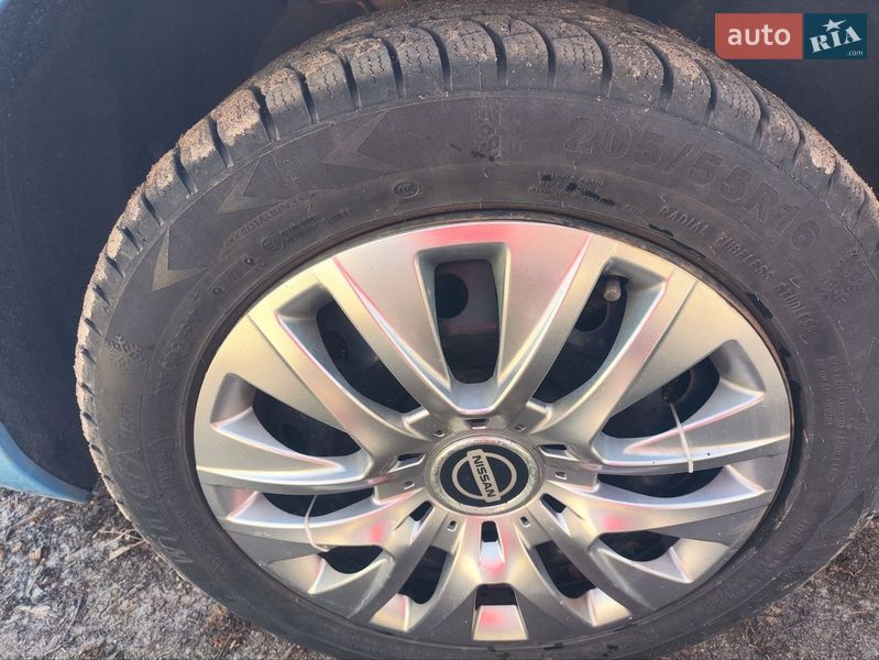 Хэтчбек Nissan Leaf 2014 в Ирпене