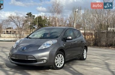 Хетчбек Nissan Leaf 2013 в Дніпрі