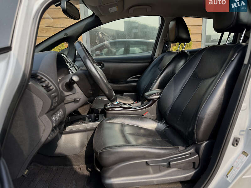 Хэтчбек Nissan Leaf 2013 в Шептицькому