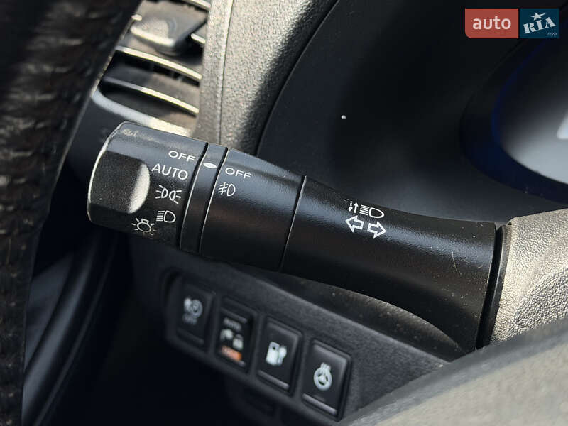 Хэтчбек Nissan Leaf 2013 в Шептицькому