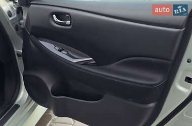 Хэтчбек Nissan Leaf 2018 в Тернополе