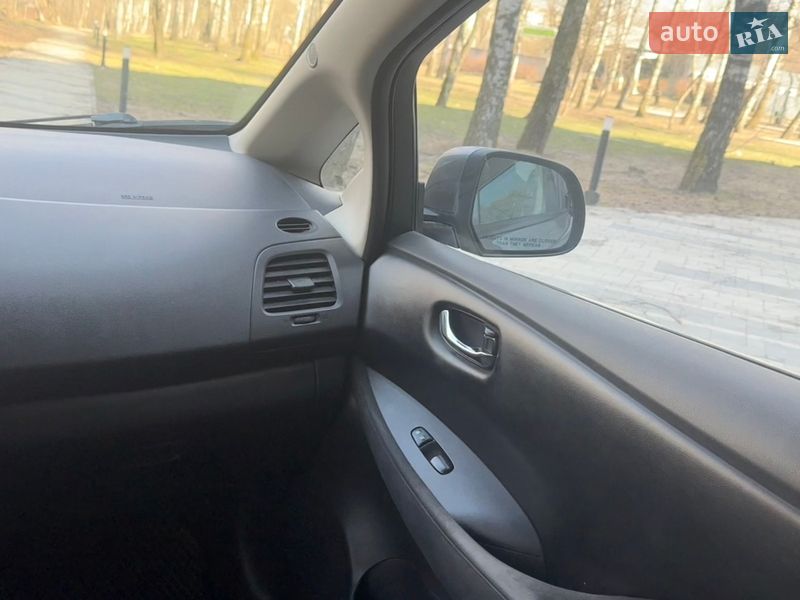 Хэтчбек Nissan Leaf 2015 в Тернополе фото 12 Хэтчбек Nissan Leaf 2015 в Тернополе