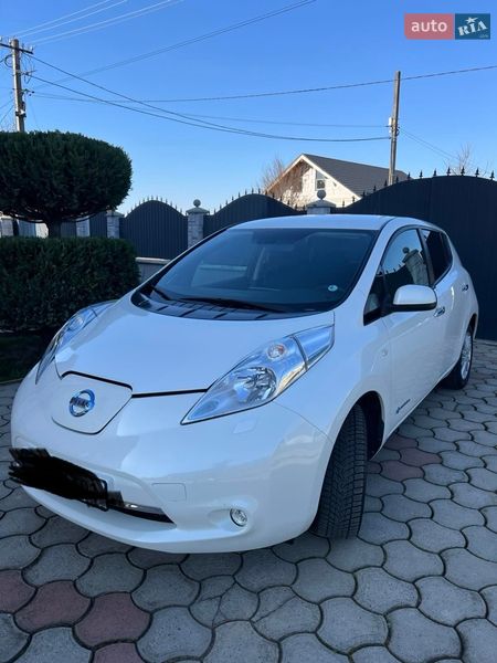 Хэтчбек Nissan Leaf 2016 в Ужгороде