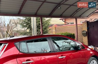 Хэтчбек Nissan Leaf 2014 в Днепре