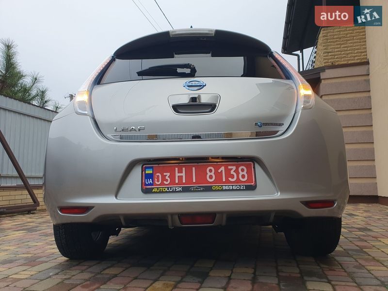 Хэтчбек Nissan Leaf 2013 в Горе