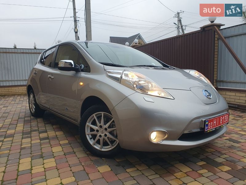 Хэтчбек Nissan Leaf 2013 в Горе