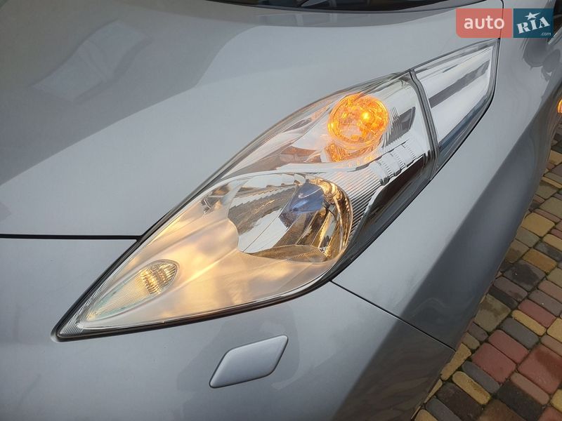 Хэтчбек Nissan Leaf 2013 в Горе