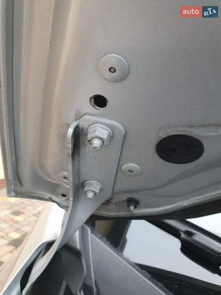 Хэтчбек Nissan Leaf 2013 в Горе