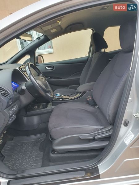 Хэтчбек Nissan Leaf 2013 в Горе