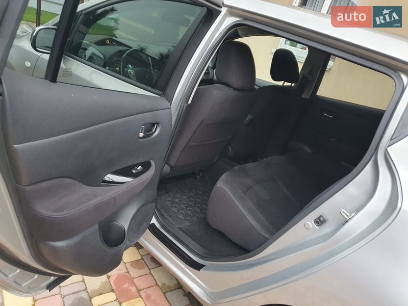 Хэтчбек Nissan Leaf 2013 в Горе
