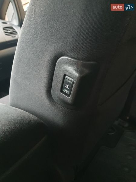 Хэтчбек Nissan Leaf 2013 в Горе