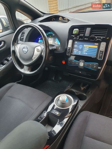 Хэтчбек Nissan Leaf 2013 в Горе