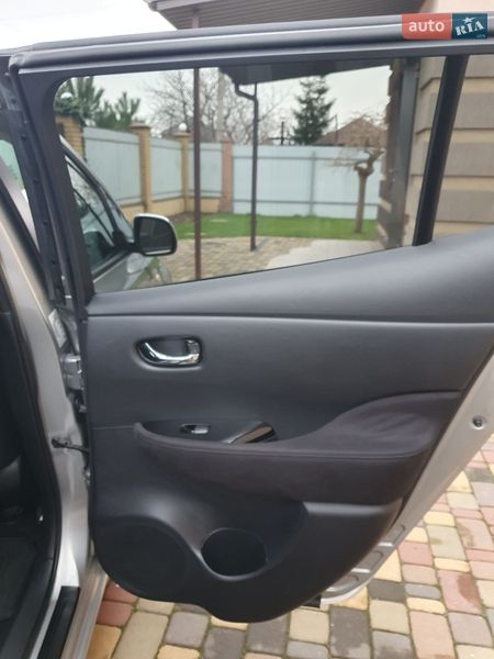 Хэтчбек Nissan Leaf 2013 в Горе