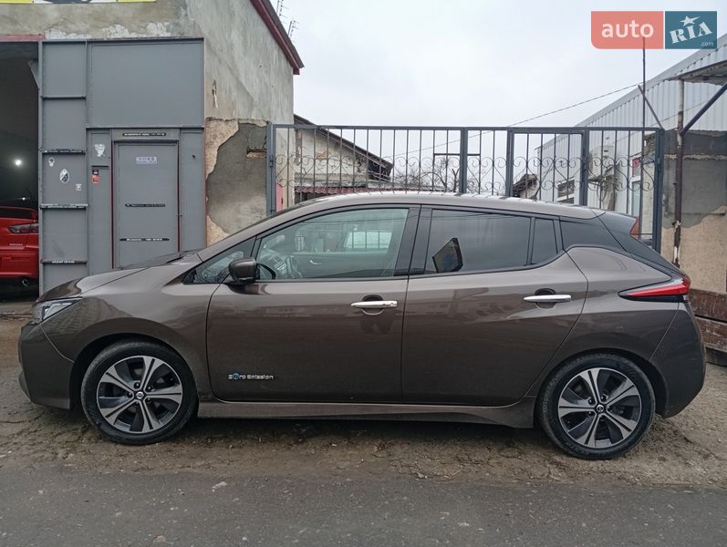 Хэтчбек Nissan Leaf 2018 в Николаеве