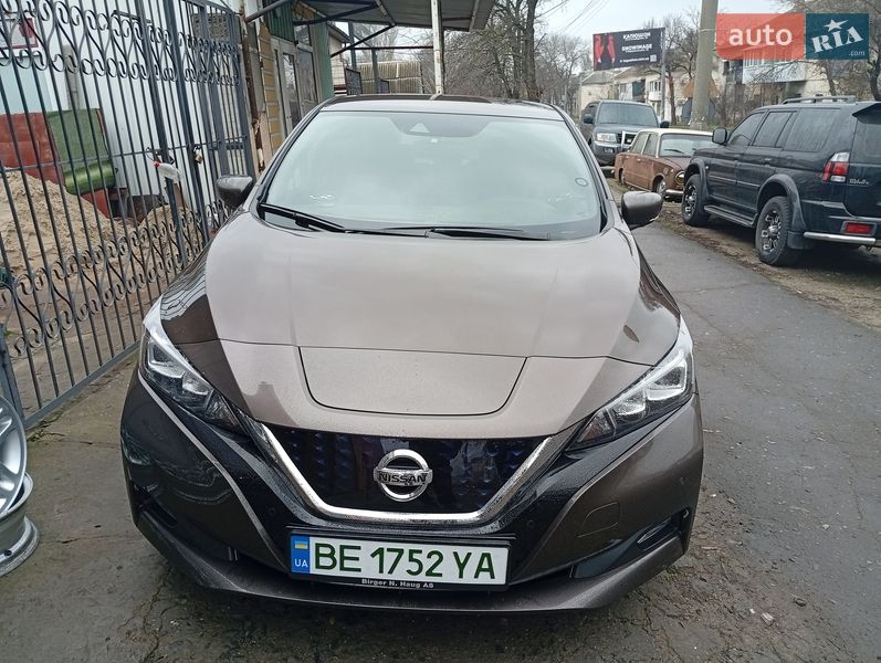 Хэтчбек Nissan Leaf 2018 в Николаеве