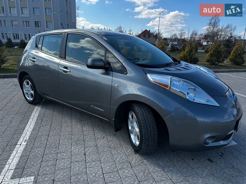 Хетчбек Nissan Leaf 2014 в Мостиській