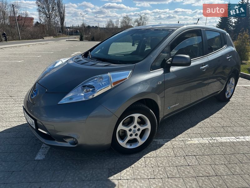 Хетчбек Nissan Leaf 2014 в Мостиській