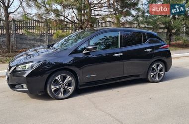 Хэтчбек Nissan Leaf 2018 в Днепре