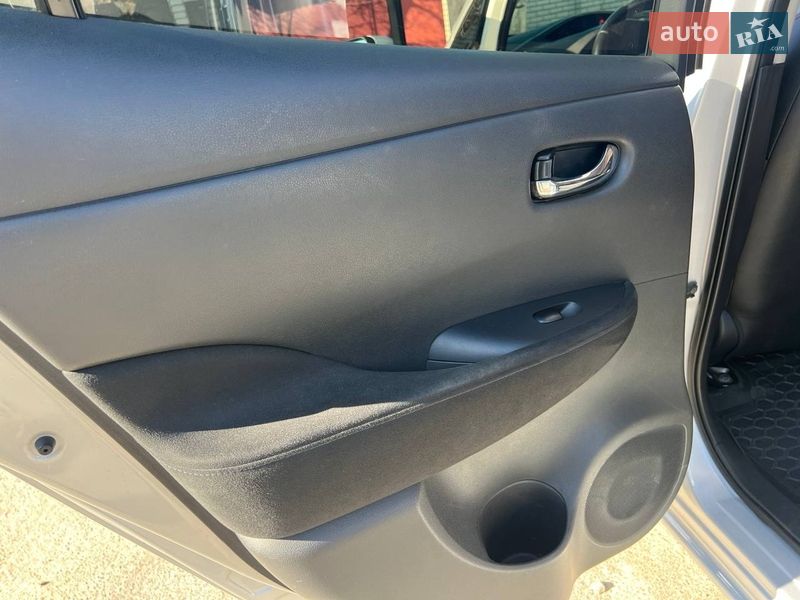 Хэтчбек Nissan Leaf 2017 в Киеве фото 12 Хэтчбек Nissan Leaf 2017 в Киеве