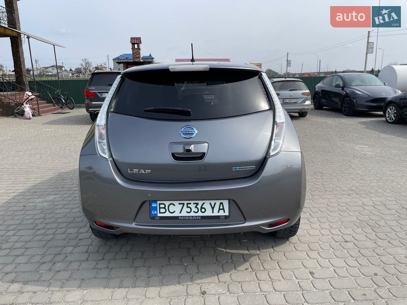 Хэтчбек Nissan Leaf 2014 в Львове