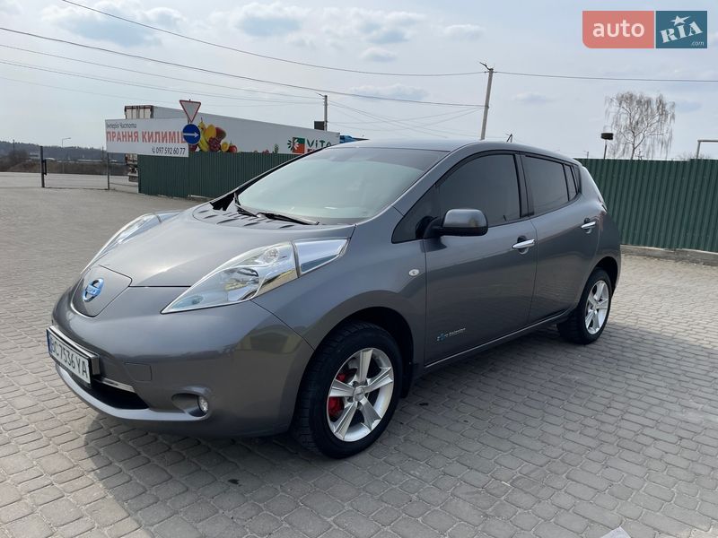 Хэтчбек Nissan Leaf 2014 в Львове