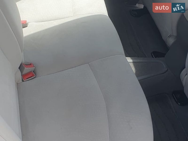 Хетчбек Nissan Leaf 2012 в Житомирі