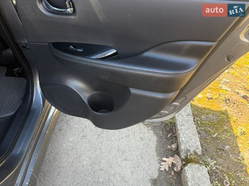 Хэтчбек Nissan Leaf 2018 в Ивано-Франковске