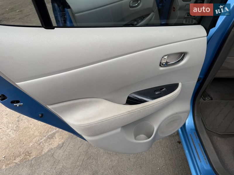 Хетчбек Nissan Leaf 2012 в Дніпрі фото 26 Хетчбек Nissan Leaf 2012 в Дніпрі