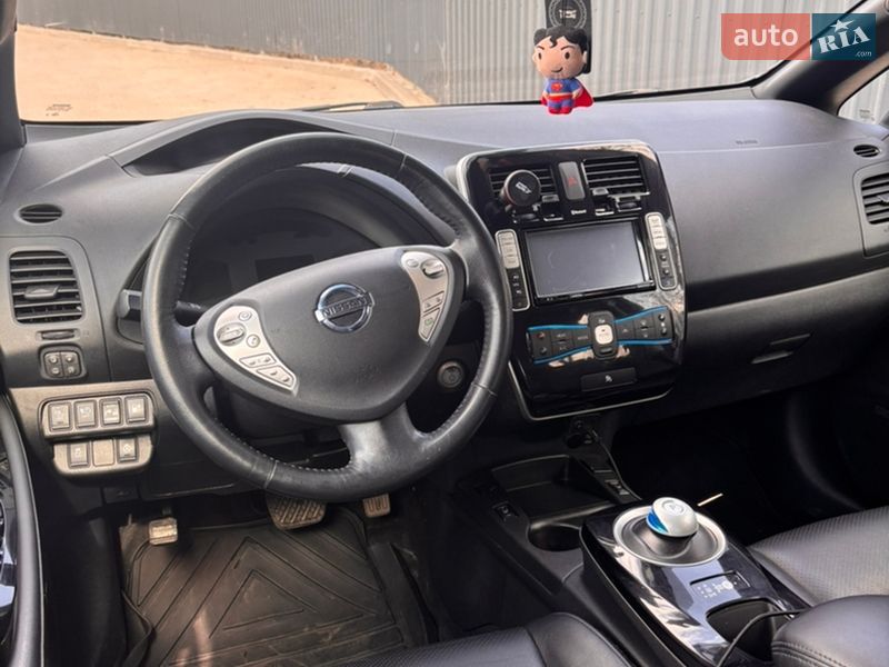 Хетчбек Nissan Leaf 2015 в Житомирі
