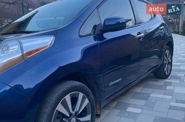 Хетчбек Nissan Leaf 2015 в Косові