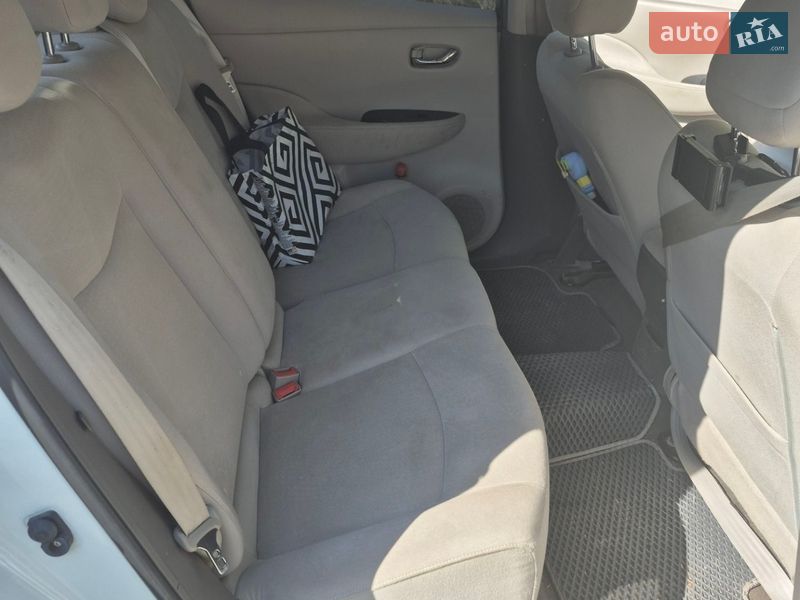 Хэтчбек Nissan Leaf 2013 в Ивано-Франковске фото 11 Хэтчбек Nissan Leaf 2013 в Ивано-Франковске
