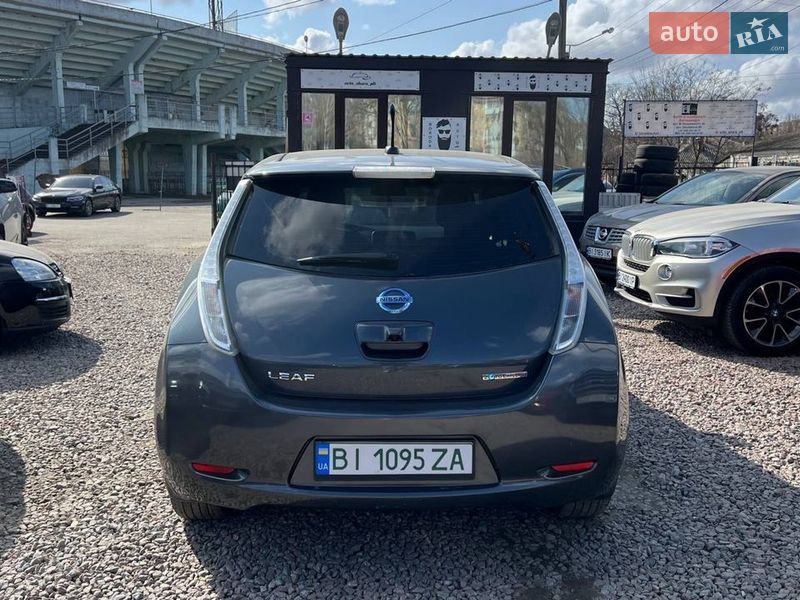 Хетчбек Nissan Leaf 2013 в Полтаві фото 4 Хетчбек Nissan Leaf 2013 в Полтаві