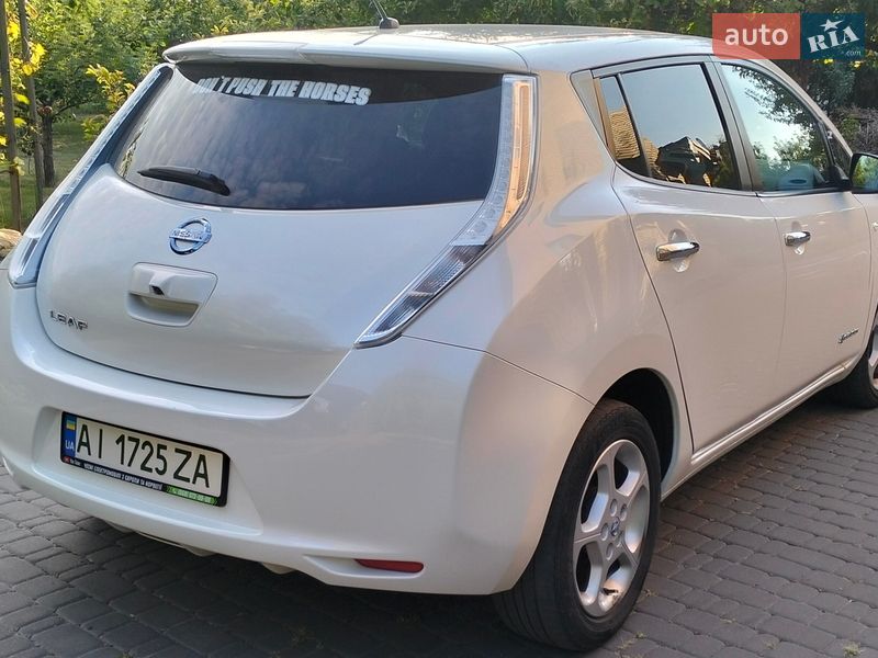 Хэтчбек Nissan Leaf 2013 в Обухове