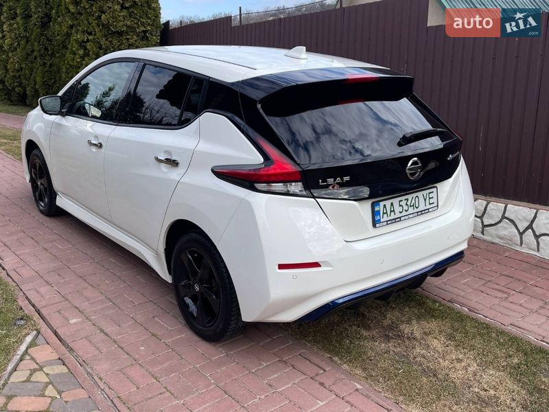Хэтчбек Nissan Leaf 2021 в Киеве
