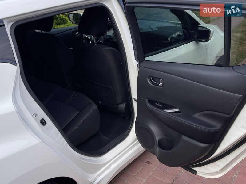 Хэтчбек Nissan Leaf 2021 в Киеве