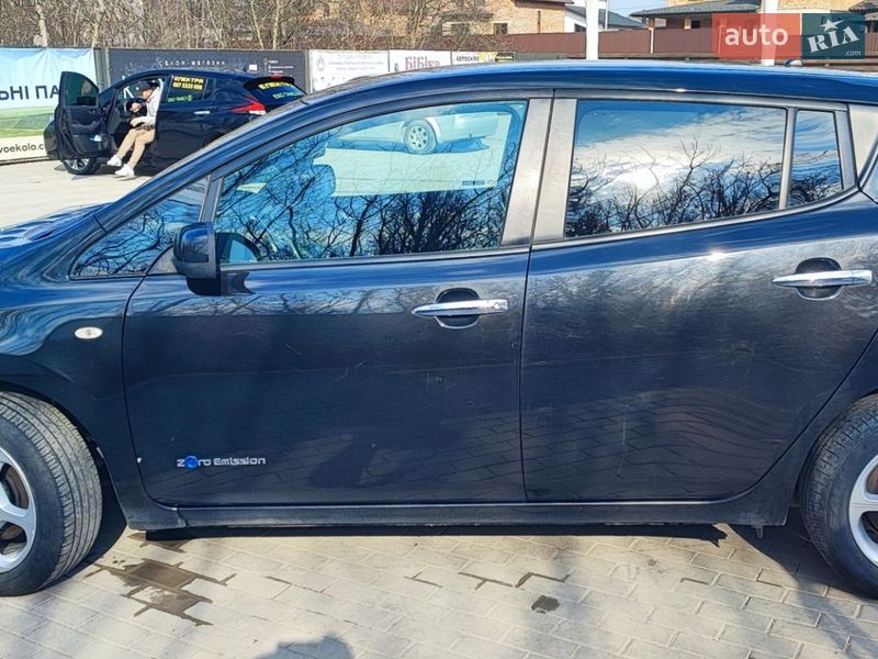 Хэтчбек Nissan Leaf 2013 в Каменец-Подольском
