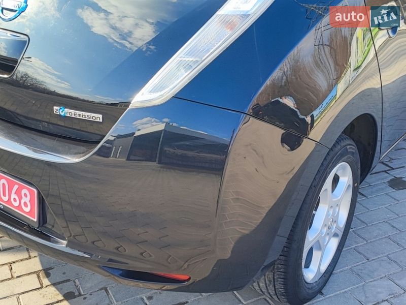 Хэтчбек Nissan Leaf 2013 в Каменец-Подольском