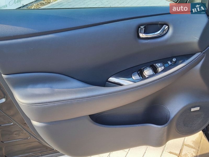 Хэтчбек Nissan Leaf 2013 в Каменец-Подольском