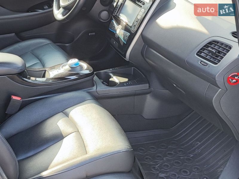 Хэтчбек Nissan Leaf 2013 в Каменец-Подольском